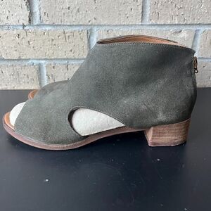 Rowen Green Suede Leather Peep Toe Cut Out Bootie Dress Shoe Size 8